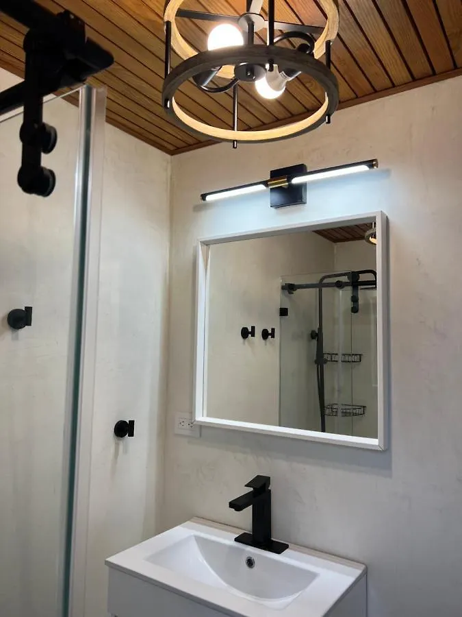Fully Renovated Beachfront 1Br Condo In The Gated Stanza Mare Community With A Private Beach, Pool, Onsite Restaurant And Modern Amenities Such As Refrigerator, Dishwasher, Filtered Water, Microwave, Bbq, Washer Dryer, Bamboo Linens, Free Wi-Fi プンタ・カナ アパート