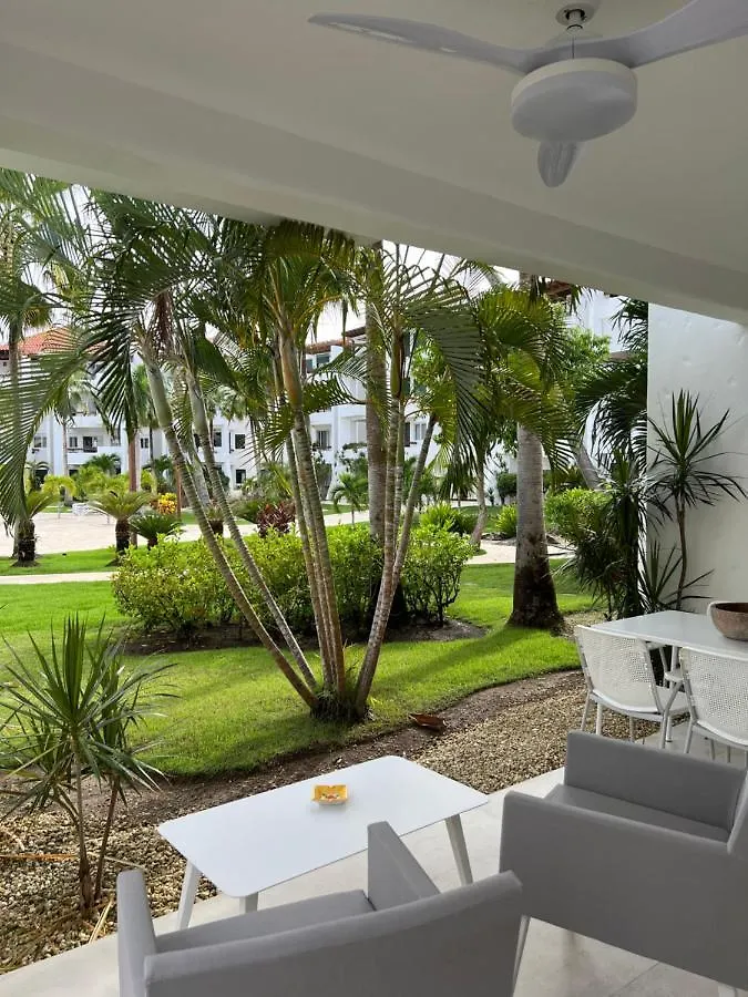 アパート Fully Renovated Beachfront 1Br Condo In The Gated Stanza Mare Community With A Private Beach, Pool, Onsite Restaurant And Modern Amenities Such As Refrigerator, Dishwasher, Filtered Water, Microwave, Bbq, Washer Dryer, Bamboo Linens, Free Wi-Fi プンタ・カナ