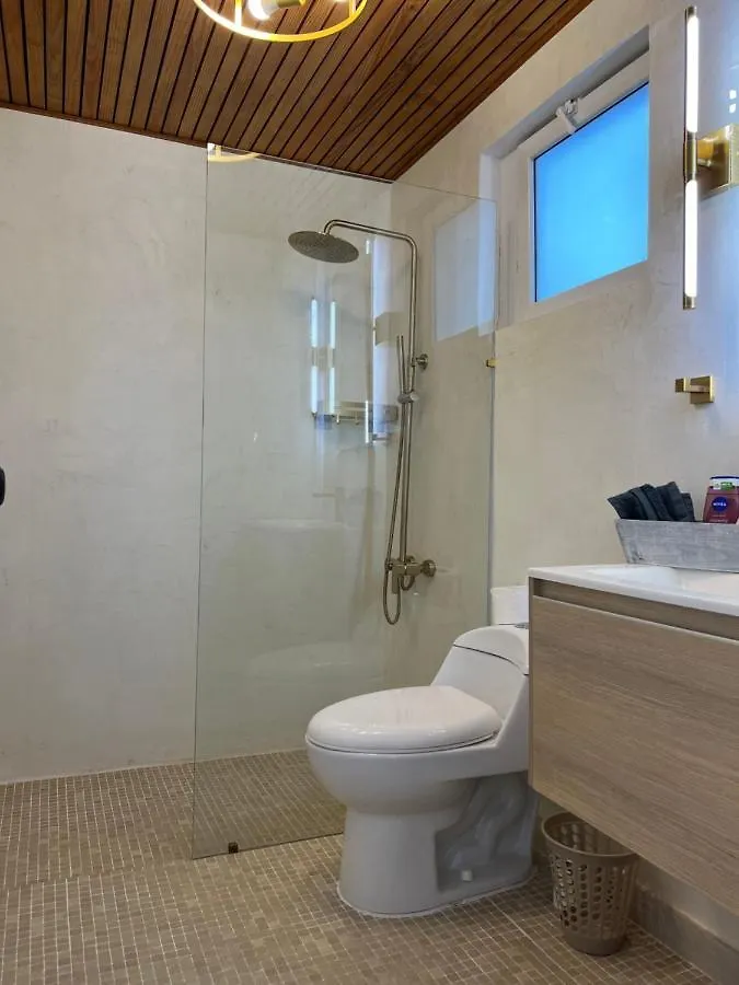 Fully Renovated Beachfront 1Br Condo In The Gated Stanza Mare Community With A Private Beach, Pool, Onsite Restaurant And Modern Amenities Such As Refrigerator, Dishwasher, Filtered Water, Microwave, Bbq, Washer Dryer, Bamboo Linens, Free Wi-Fi プンタ・カナ ドミニカ共和国