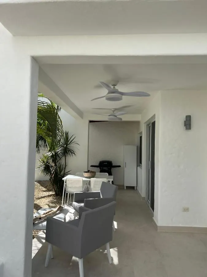 Fully Renovated Beachfront 1Br Condo In The Gated Stanza Mare Community With A Private Beach, Pool, Onsite Restaurant And Modern Amenities Such As Refrigerator, Dishwasher, Filtered Water, Microwave, Bbq, Washer Dryer, Bamboo Linens, Free Wi-Fi プンタ・カナ アパート
