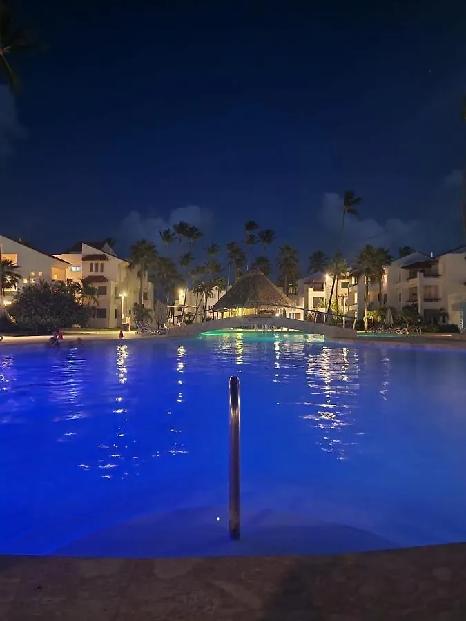 Fully Renovated Beachfront 1Br Condo In The Gated Stanza Mare Community With A Private Beach, Pool, Onsite Restaurant And Modern Amenities Such As Refrigerator, Dishwasher, Filtered Water, Microwave, Bbq, Washer Dryer, Bamboo Linens, Free Wi-Fi プンタ・カナ