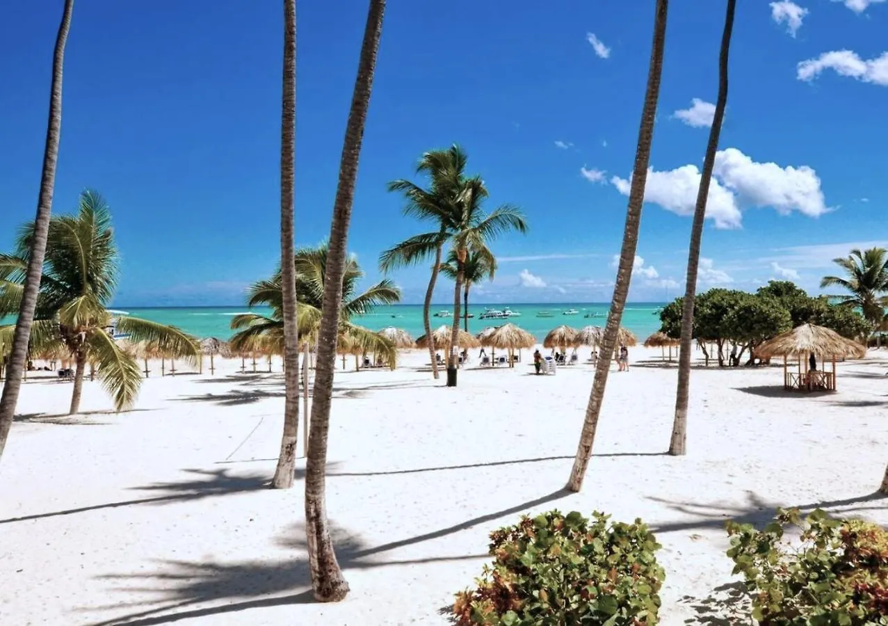 Fully Renovated Beachfront 1Br Condo In The Gated Stanza Mare Community With A Private Beach, Pool, Onsite Restaurant And Modern Amenities Such As Refrigerator, Dishwasher, Filtered Water, Microwave, Bbq, Washer Dryer, Bamboo Linens, Free Wi-Fi プンタ・カナ